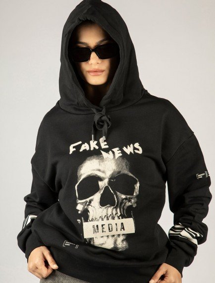 Woxxo Fake News Baskılı Kapüşonlu Unisex Sweatshirt - Siyah %100 Organik Pamuk Woxxo Fake News Baskılı Kapüşonlu Unisex Sweatshirt - Siyah %100 Organik Pamuk