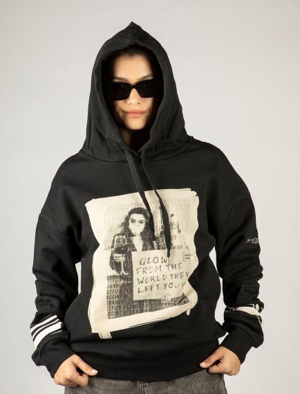 Woxxo Glow From The World Baskılı Kapüşonlu Unisex Sweatshirt - Siyah %100 Organik Pamuk Woxxo Glow From The World Baskılı Kapüşonlu Unisex Sweatshirt - Siyah %100 Organik Pamuk